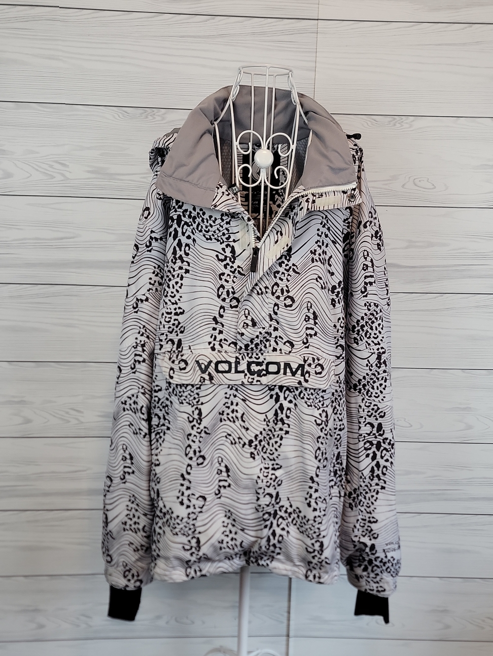Volcom Melo Gore-tex Pullover Jacket White & Black Patterned Anorak Mens Size XL